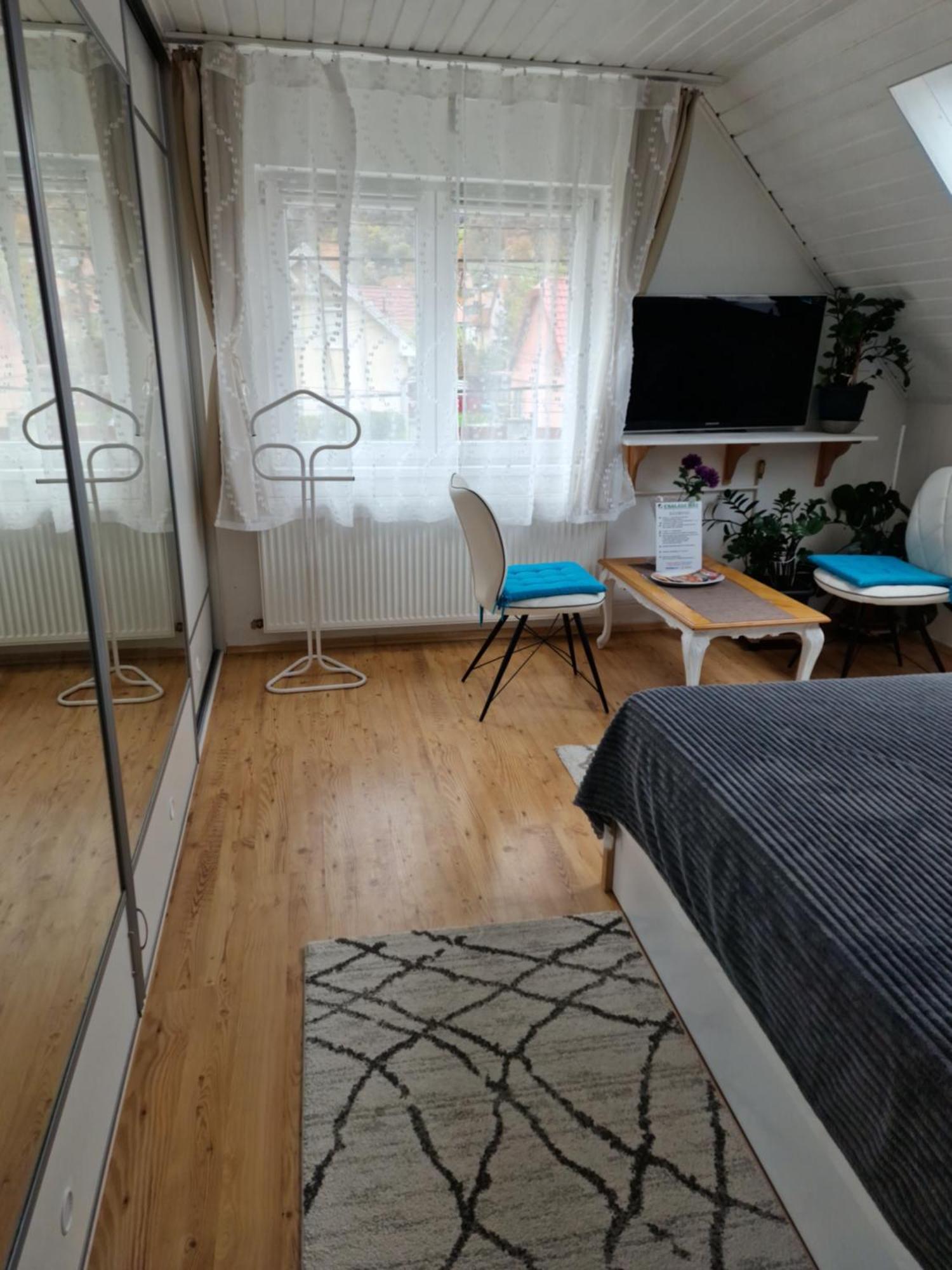 Csaladi Haz Lägenhet Budapest Exteriör bild
